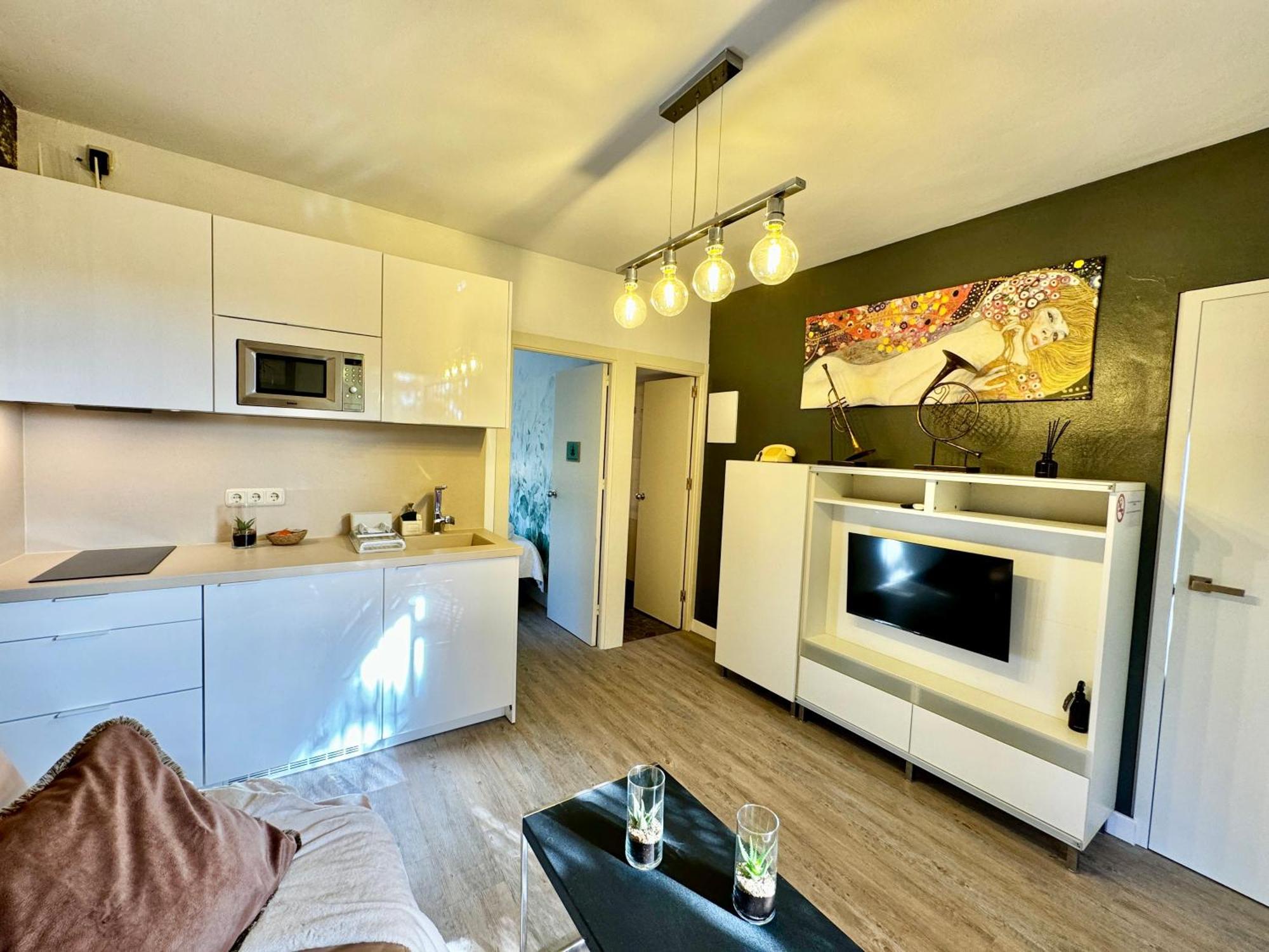 Golden Mile Near To Puerto Banus - Eaw Homes Marbella